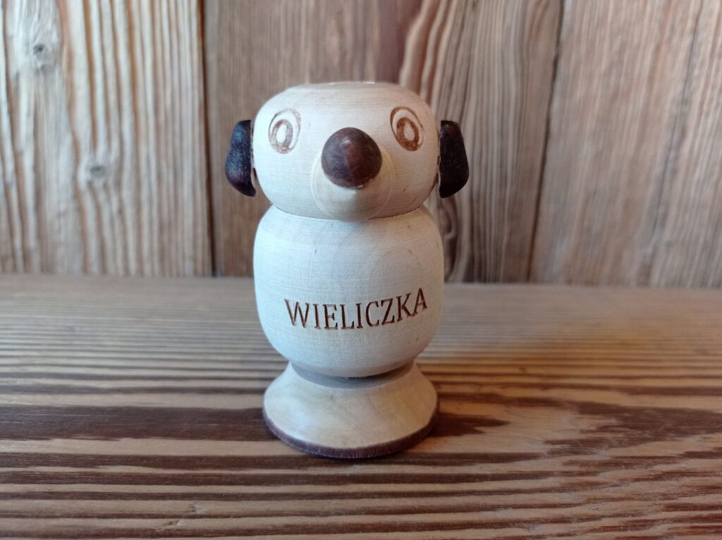 Solniczka drewniana piesek Wieliczka - obrazek 2