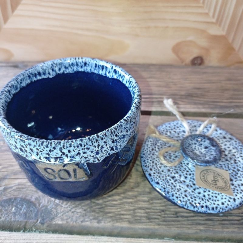 Zestaw ręcznie robiony ceramiczny „Solny szafirowy” – solniczka, kubek, kieliszek na jajko - obrazek 3
