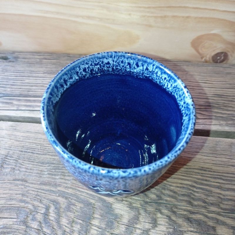 Zestaw ręcznie robiony ceramiczny „Solny szafirowy” – solniczka, kubek, kieliszek na jajko - obrazek 4