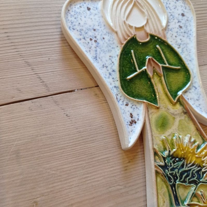 Anioł ceramiczny wiszący kwiatowy motyw słonecznik wysokość ok. 26cm - obrazek 5