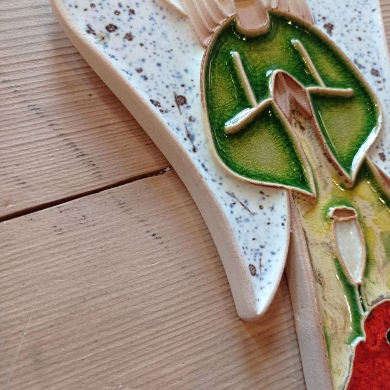 Anioł ceramiczny wiszący kwiatowy motyw mak wysokość ok. 26cm - obrazek 3